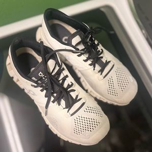 OnCloud X Running shoes sz 6.5